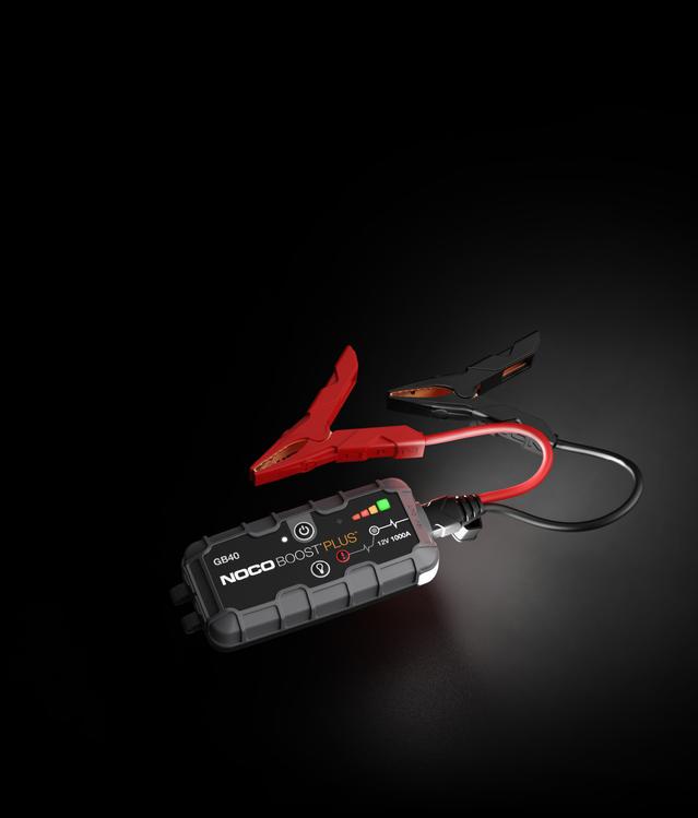 GB40 Floating With Clamps and Flashlight On